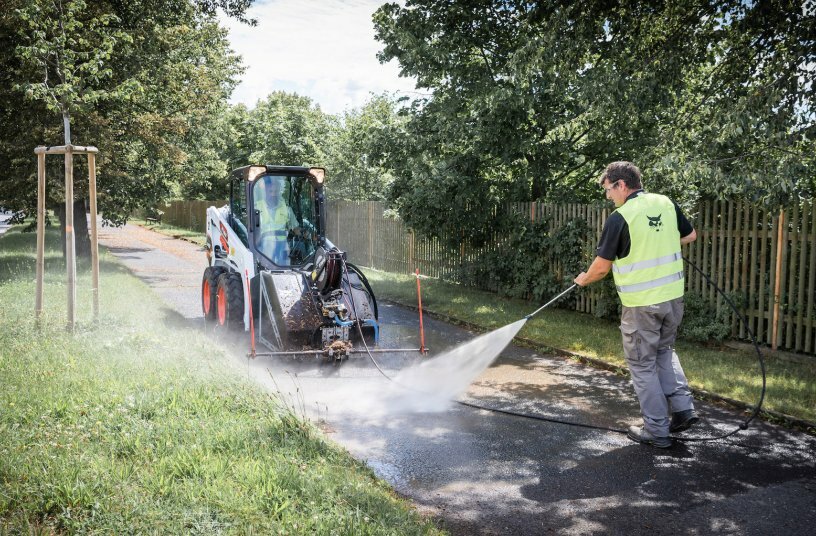 Bobcat Pressure Washer<br>IMAGE SOURCE: Doosan Bobcat EMEA