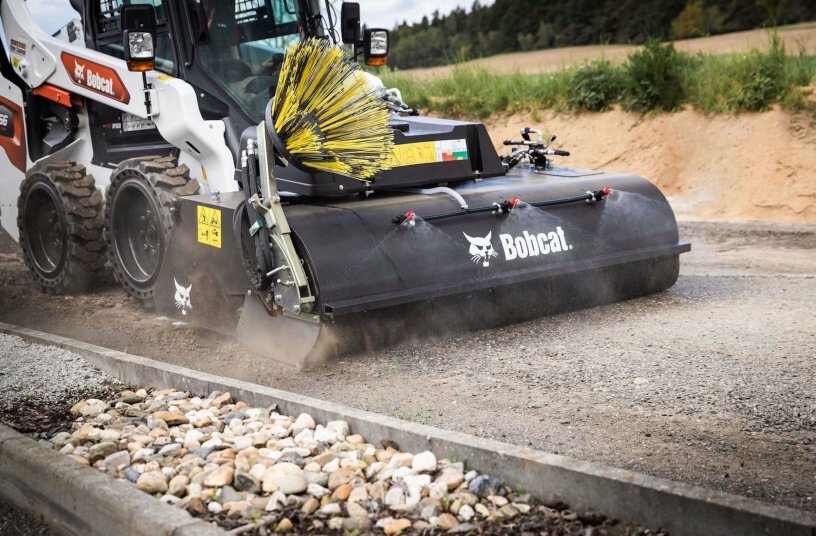 Bobcat Sweeper<br>IMAGE SOURCE: Doosan Bobcat EMEA