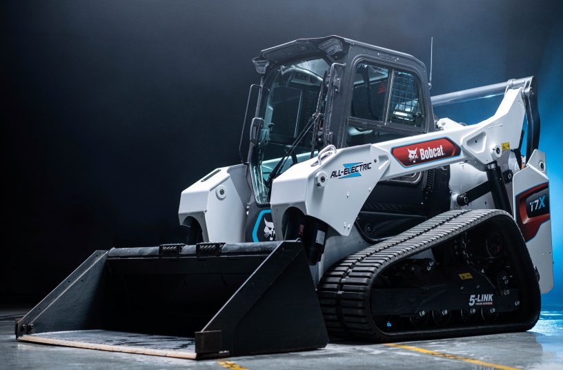 The all-electric Bobcat T7X compact track loader is the first machine of its kind to fully eliminate all hydraulics and components.<br>IMAGE SOURCE: DOOSAN INFRACORE EUROPE S.R.O.