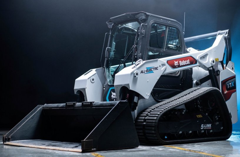 The all-electric Bobcat T7X compact track loader is the first machine of its kind to fully eliminate all hydraulics and components.<br>IMAGE SOURCE: DOOSAN INFRACORE EUROPE S.R.O.