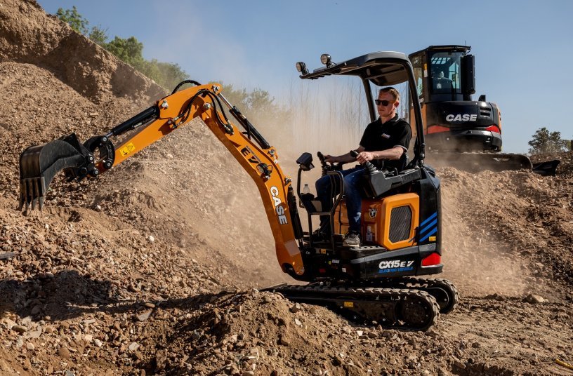 CASE D-Series Mini-Excavator CX15EV<br>IMAGE SOURCE: CASE Construction Equipment