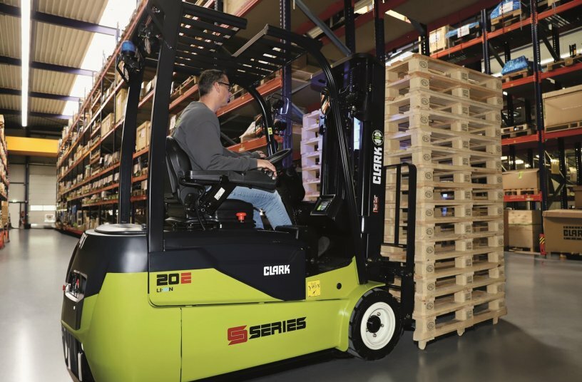 Clark has expanded the S-Series Electric with new three- and four-wheel forklifts from the STE and SE series<br>IMAGE SOURCE: CLARK Europe GmbH