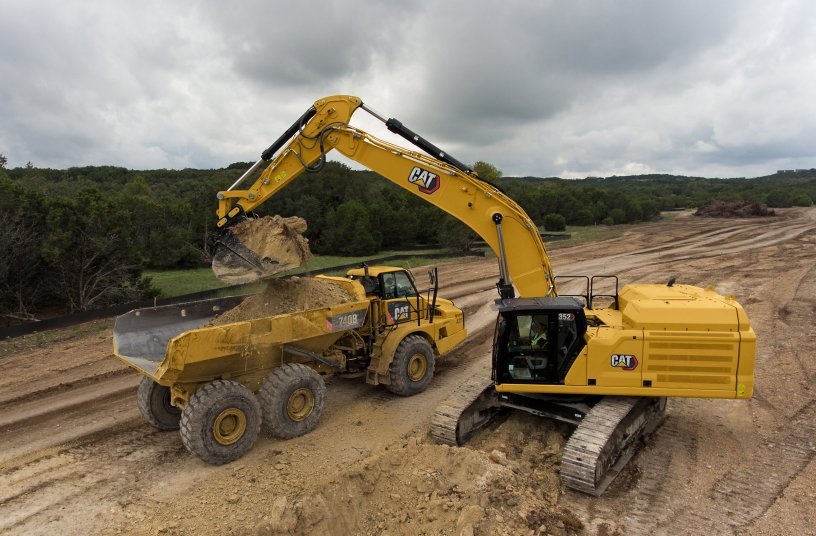 Cat 352 Excavator<br>IMAGE SOURCE: Caterpillar UK Ltd.