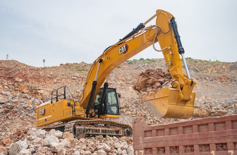 Cat 350 Excavator<br>IMAGE SOURCE: Caterpillar UK Ltd.