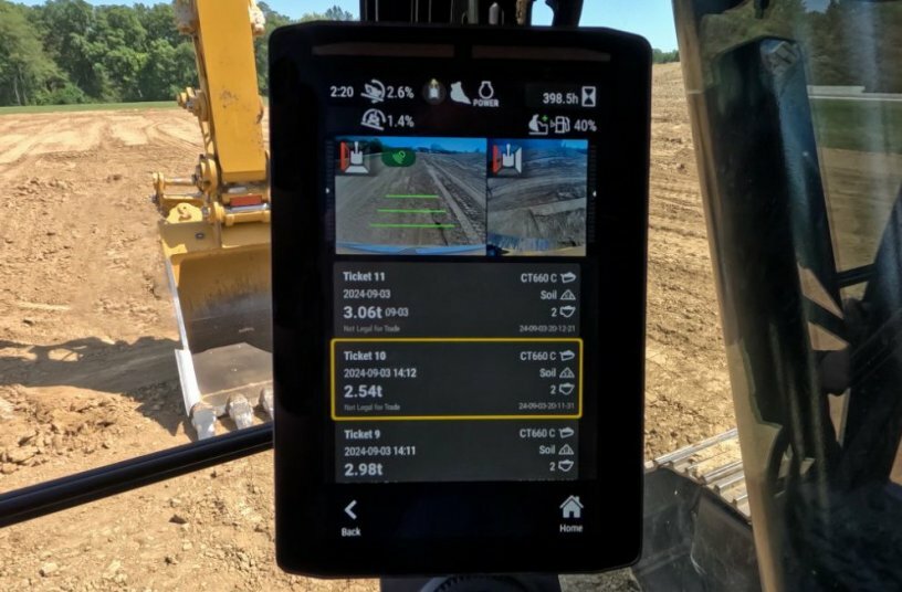 The latest operator-oriented User Interface (UI) has been designed to maximize uptime by allowing operators to easily reorder work tool lists and quickly create new work tool combinations. It also eliminates the need to measure up again when changing Cat® work tool attachments and makes it manageable for a single person to check and adjust for bucket wear.<br>IMAGE SOURCE: Caterpillar