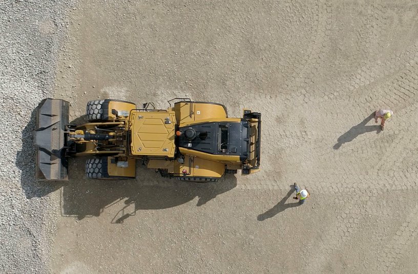 Caterpillar announces Collision Warning System and other technology options for Cat® medium wheel loaders<br>IMAGE SOURCE: Caterpillar