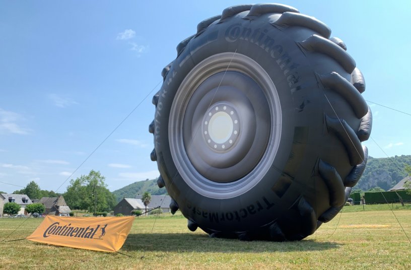 Continental advertises with a giant inflatable TractorMaster tire along the 2022 Tour de France<br>IMAGE SOURCE: Continental AG