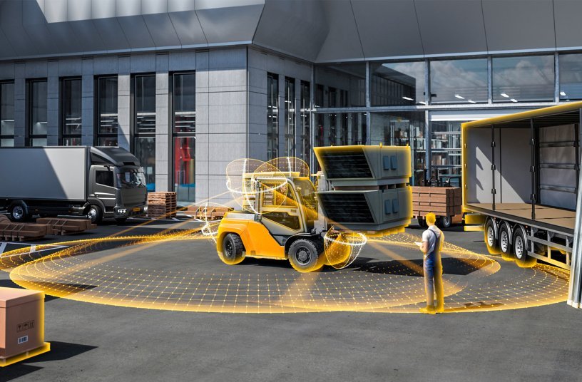 The ProViu 360 digital camera system offers drivers a bird’s-eye view of their industrial trucks. <br> Image source: Continental Automotive GmbH