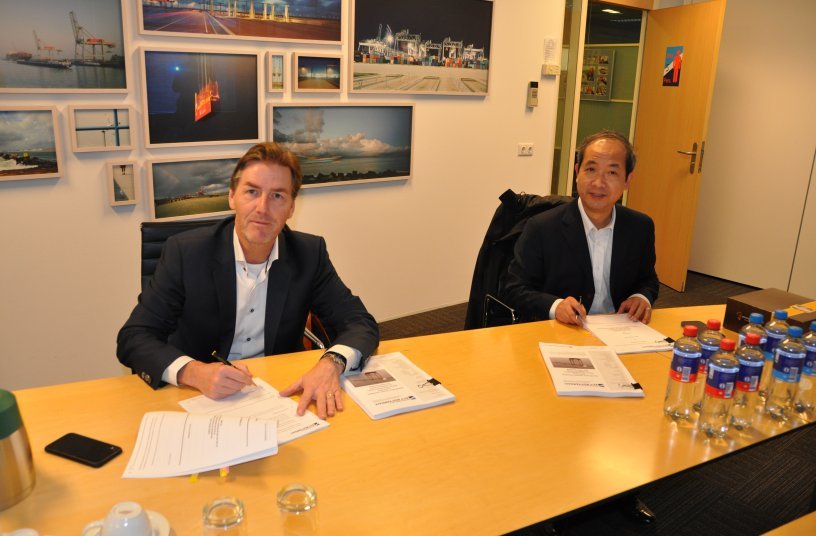 Contract signing SANY and ECT <br> Image source: SANY Europe GmbH