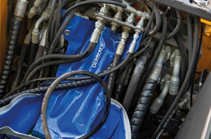 DERBLAUE® Professional Tub<br>IMAGE SOURCE: DERBLAUE®