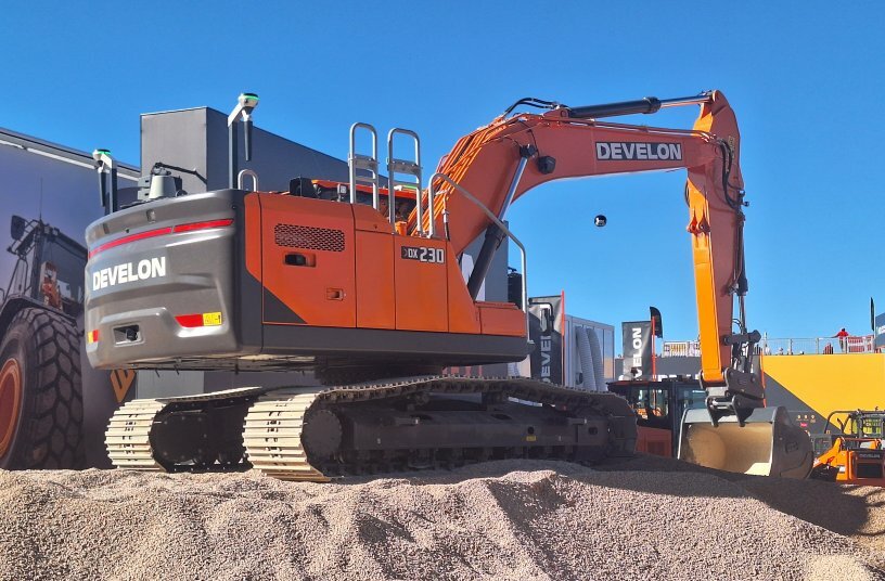 Hitachi ZX 38 U 3 excavator specs & dimensions (2010 - 2013