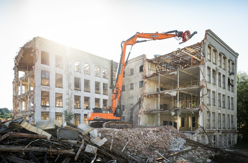 Develon DX380DM Liberec<br>IMAGE SOURCE: DEVELON