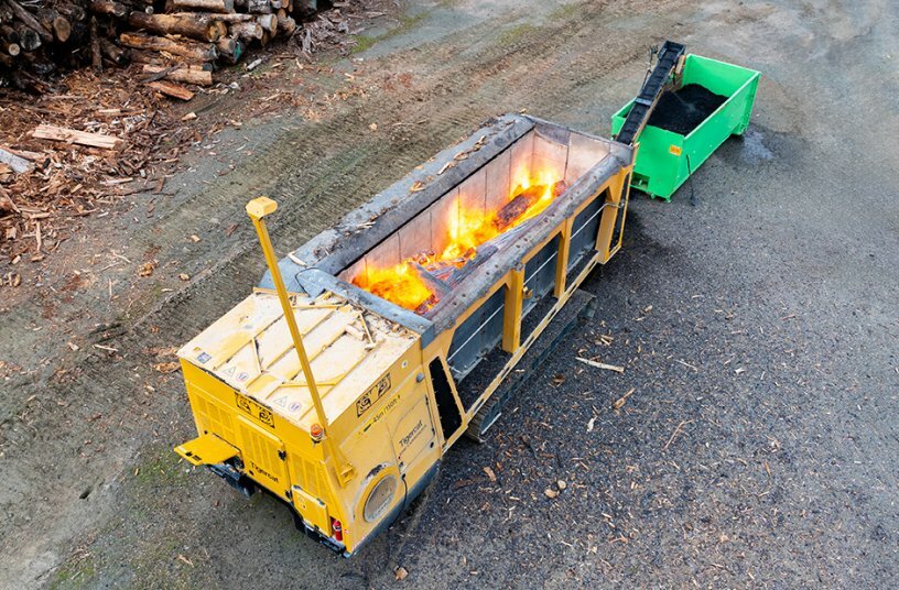 The prototype 6040 carbonizer was purchased by Falk Forestry in 2024. The machine has a number of improvements over the 6050 design.<br>IMAGE SOURCE: Tigercat
