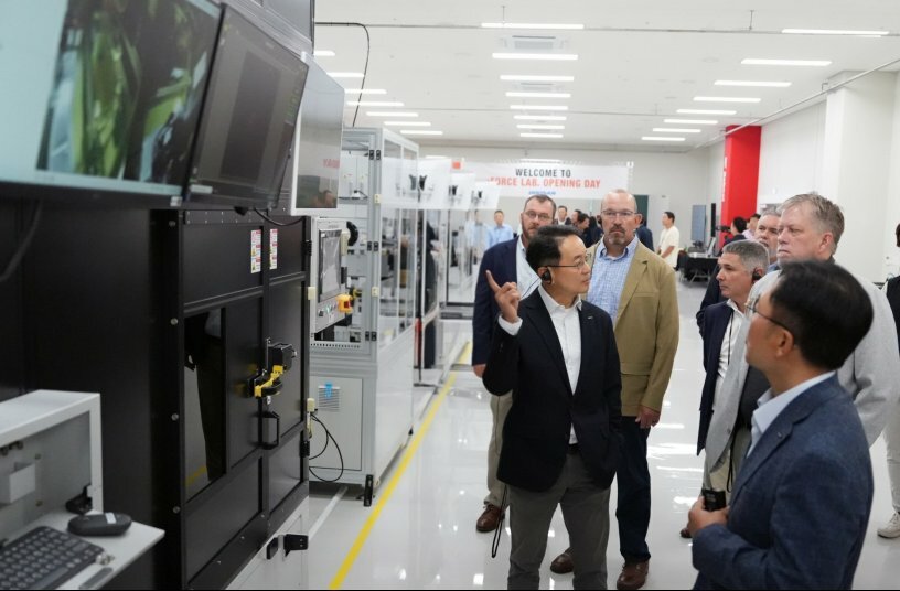 Doosan Bobcat eFORCE LAB<br>IMAGE SOURCE: Doosan Bobcat EMEA
