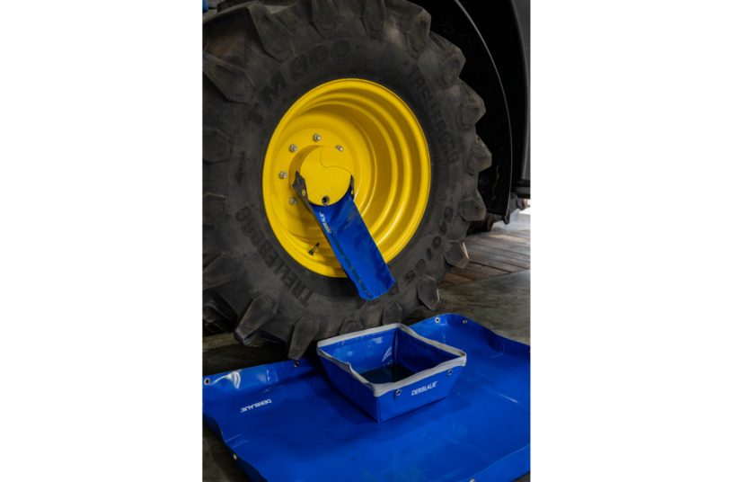 DERBLAUE® Service Set<br>IMAGE SOURCE: DERBLAUE®