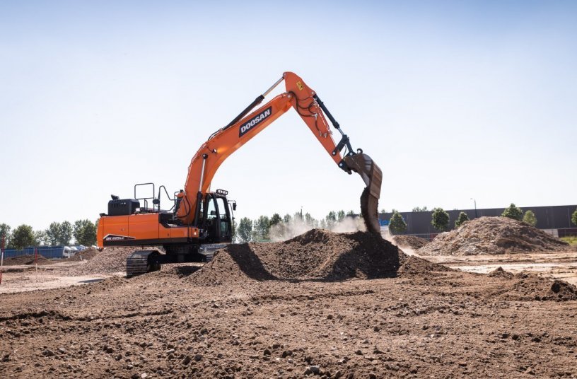 Doosan DX225LC-7 <br>Image source: Doosan Infracore Europe s.r.o. 