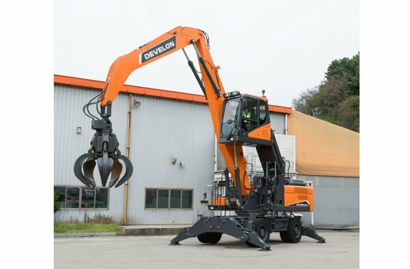 DX270WMH-7 Material Handler<br>IMAGE SOURCE: DEVELON