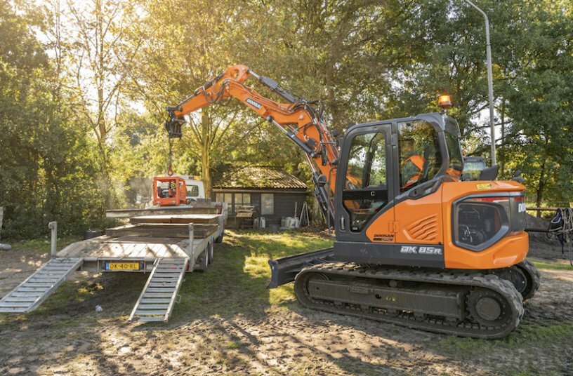 Doosan DX85R-7<br>IMAGE SOURCE:  DOOSAN INFRACORE EUROPE S.R.O.