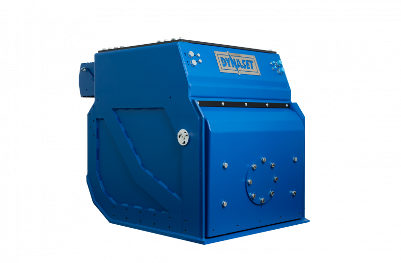 HRVB-HD Hydraulic Recycling Vacuum Bucket is designed for heavy-duty cleanup and material recovery on demanding worksites.<br>IMAGE SOURCE: Dynaset
