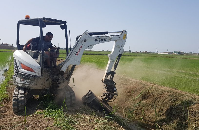 Bobcat E26 Provides Efficient Maintenance of Spanish Rice Fields <br> Image source: Bobcat 