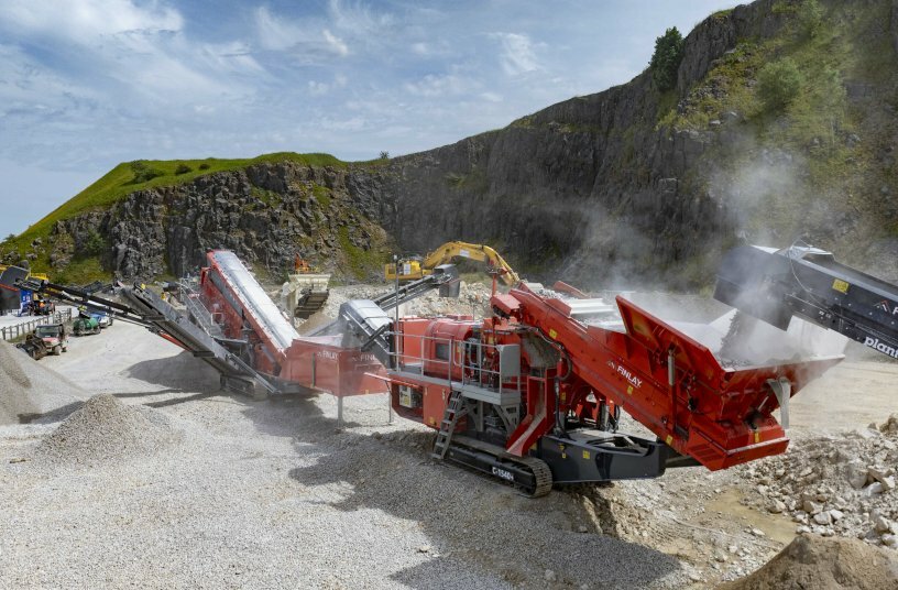 The Finlay seven machine showcase included the I‑130RS on static display (top), alongside the prototype C‑1540+ in action within the demonstration area<br>IMAGE SOURCE: Terex Corporation