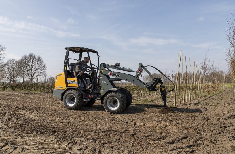 G2300HD - EARTH DRILL <br> Image source:  TOBROCO-GIANT