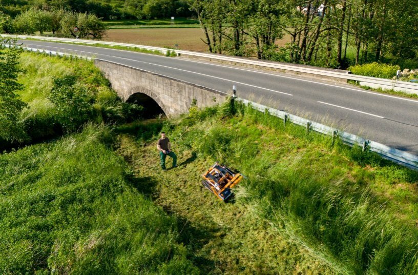 Start of series production of the new AS 1000 Ovis Evo RC: Mowing steep slopes even more comfortably from now on<br>IMAGE SOURCE: AriensCo GmbH
