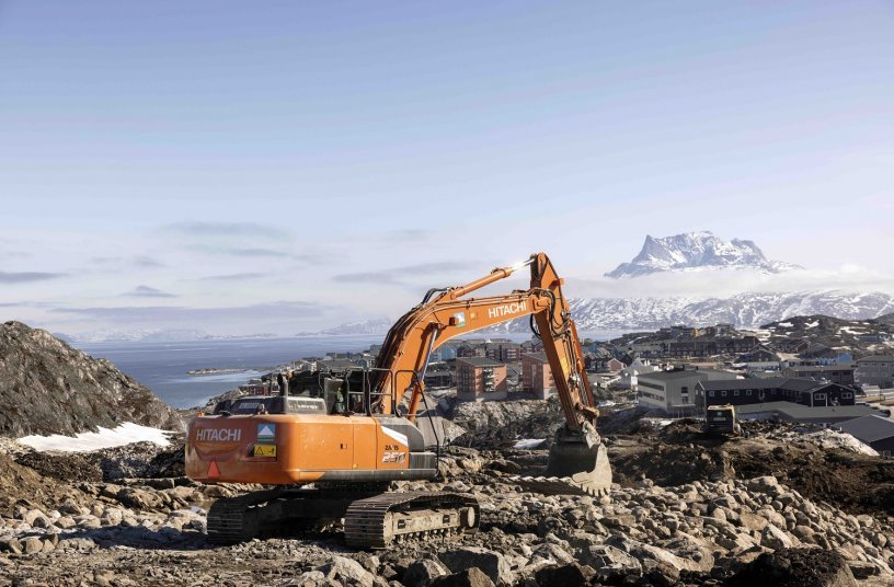 First Zaxis-7 in Greenland is versatile in tough conditions<br>IMAGE SOURCE: Hitachi Construction Machinery (Europe) NV