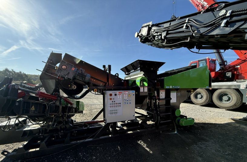 Der HAKO WS 1200-1600 arbeitet nach dem Schwimm-Sink-Verfahren, das Wasser als Trennmedium nutzt. Das Ergebnis ist ein sauberes und störstofffreies Endprodukt, das sich ideal für anspruchsvolle Einsatzbereiche eignet.<br>BILDQUELLE: MESDA Deutschland GmbH & Co. KG