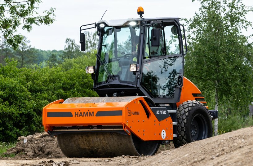 Highly versatile, perfect for rental companies: Thanks to their different drum versions, ease of operation, optimum service accessibility and numerous options, HC CompactLine rollers are ideal for rental.<br>IMAGE SOURCE: WIRTGEN GROUP