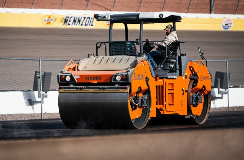 The most versatile Hamm roller: The two VIO drums of the HD+120i VIO-2 HF enable a total of nine different combinations of compaction modes.<br>IMAGE SOURCE: WIRTGEN GROUP