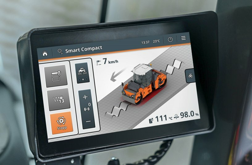 Integration of real-time density in Hamm Smart Compact: Automatic control of the compaction force and modes based on real-time density (shown in the bottom right of the display in %) offers construction companies decisive advantages when it comes to assessing compaction quality.<br>IMAGE SOURCE: WIRTGEN GROUP