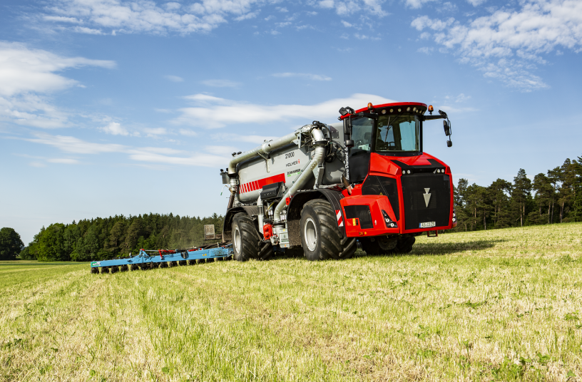 The new Terra Variant 650 with continuously variable transmission. <br>Image Source: Holmer