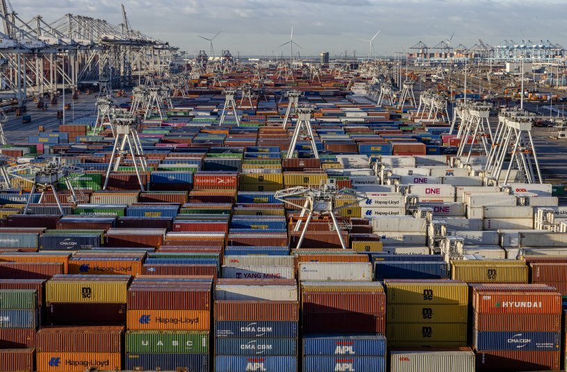 Hutchison Ports ECT Rotterdam<br>IMAGE SOURCE: Cargotec Corporation, Kalmar