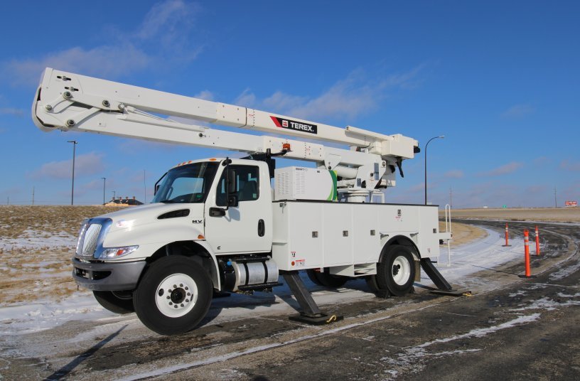 The Viatec SmartPTO is a simple and reliable product that reduces idling, increases fuel savings, and minimizes noise and air pollution by utilizing stored plug in electric power to operate the equipment. <br> Image source: Terex Corporation