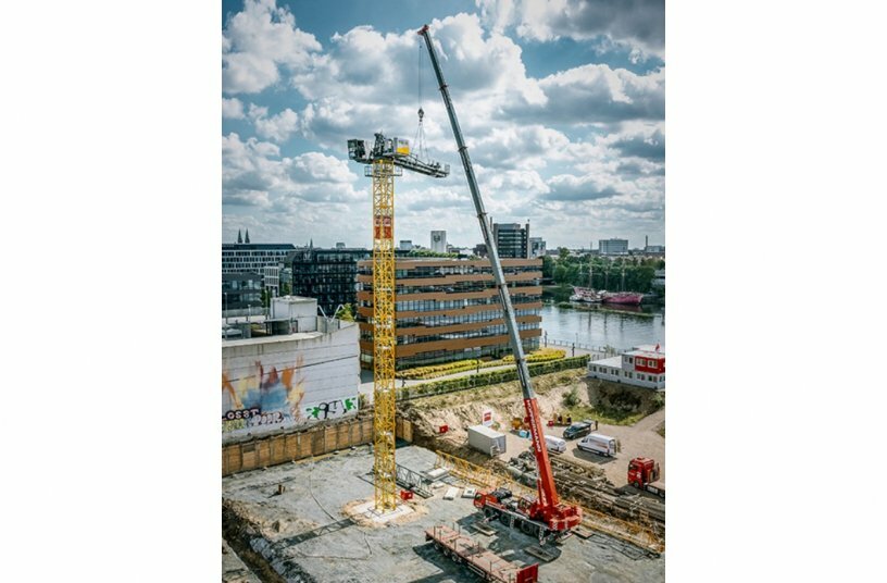 In Bremen, a 172 EC-B 8 was assembled for the construction of an office building with the help of an LTM 1120.<br>IMAGE SOURCE: Liebherr-Werk Bischofshofen GmbH