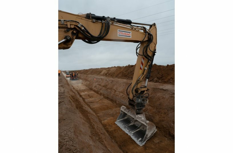 Civil engineering works on the SuedOstLink transmission corridor near Etzdorf in Thuringia: STRABAG AG is building the 38-kilometre section between Eisenberg and Weida in the Vogtland region of Thuringia on behalf of grid operator 50Hertz.<br>IMAGE SOURCE: STRABAG SE