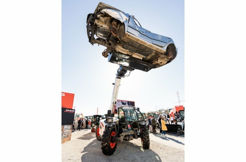 New Generation of Bobcat 1-2 t Mini Excavators: Unbeatable Performance in a Small Package<br>IMAGE SOURCE: Bobcat