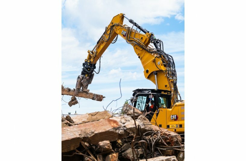 Whatever your demolition task, Cat® offers a complete range of tools ready for work. Each Cat demolition attachment is designed as an extension of the machine to help you get the job done safety, quickly, and profitably.<br>IMAGE SOURCE: Caterpillar