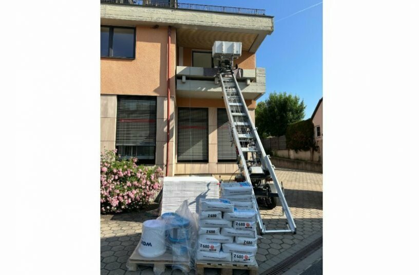 Inclined elevator Easy 18<br>IMAGE SOURCE: Hermann Paus Maschinenfabrik GmbH