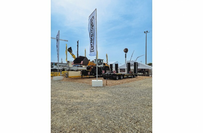 The Goldhofer stand attracted visitors.<br>IMAGE SOURCE: Goldhofer AG