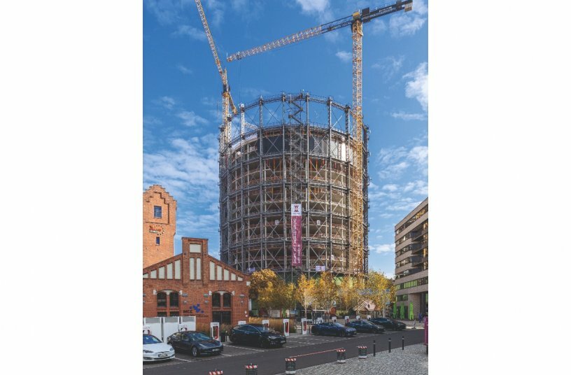The building shell was completed two months earlier than planned, thereby ensuring a clear separation between the shell construction work and the finishing work.<br>IMAGE SOURCE: PERI SE