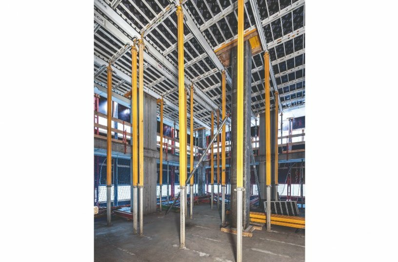 The lightweight, easily manageable system components of the SKYDECK Panel Slab Formwork enabled energy-saving work processes and short shuttering times.<br>IMAGE SOURCE: PERI SE