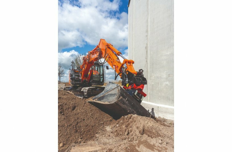 Hitachi ZX135US-7B<br>IMAGE SOURCE: Hitachi Construction Machinery (Europe) NV (HCME)