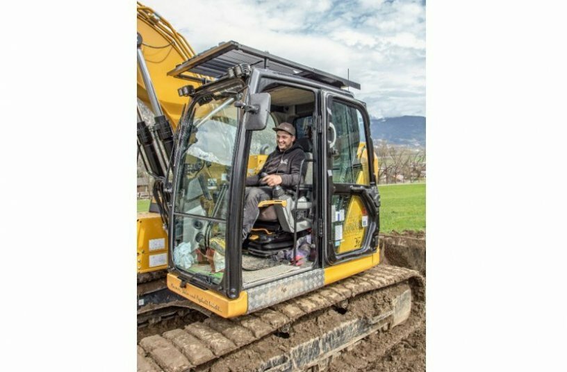 The new opportunities for use provided by the Lehnhoff SQ 60V also ensure satisfaction among the excavator drivers at Reindl. Here: Kevin Winkler.<br>IMAGE SOURCE: Lehnhoff Hartstahl GmbH