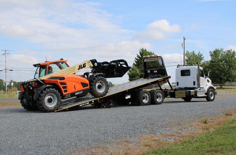 Jerr-Dan 15T Carrier with JLG Telehandler<br>IMAGE SOURCE: JLG Industries, Inc.