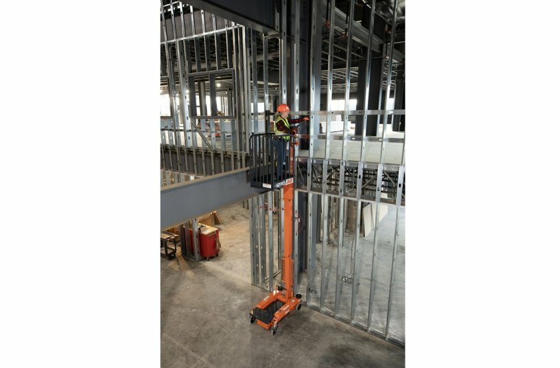 JLG 1230P Lift<br>IMAGE SOURCE: JLG Industries, Inc.