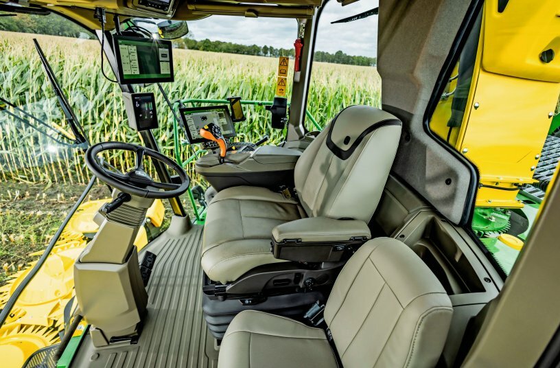 John Deere F9 700 Cabin<br>IMAGE SOURCE: John Deere Walldorf GmbH & Co. KG