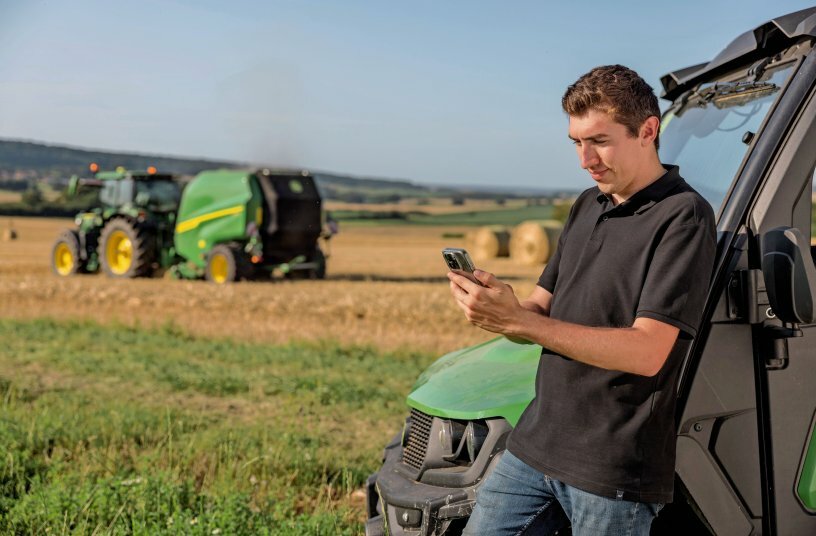 John Deere Round Balers connectivity<br>IMAGE SOURCE: John Deere Walldorf GmbH & Co. KG