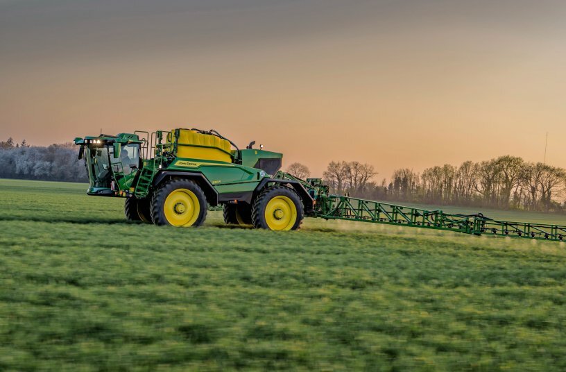 John Deere SPS 500R<br>IMAGE SOURCE: John Deere